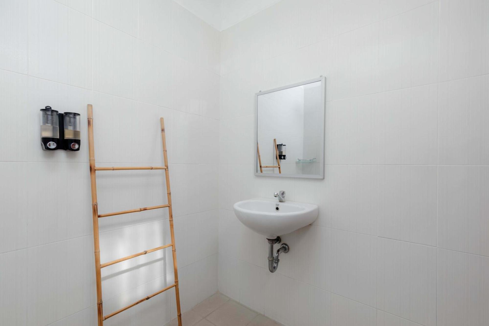 Carik Bali Guest House Canggu Extérieur photo